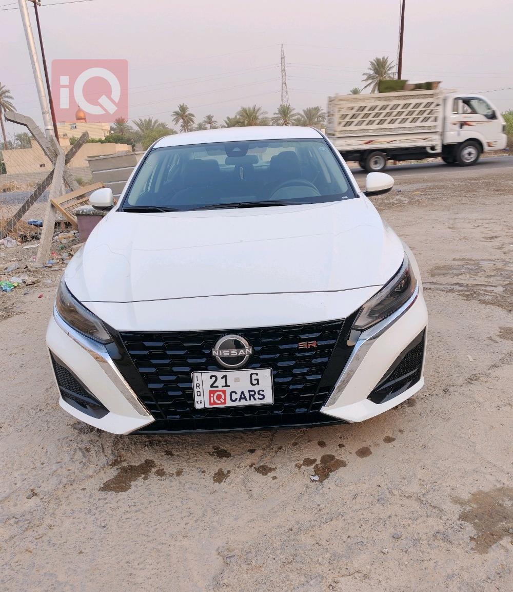 نيسان ألتيما